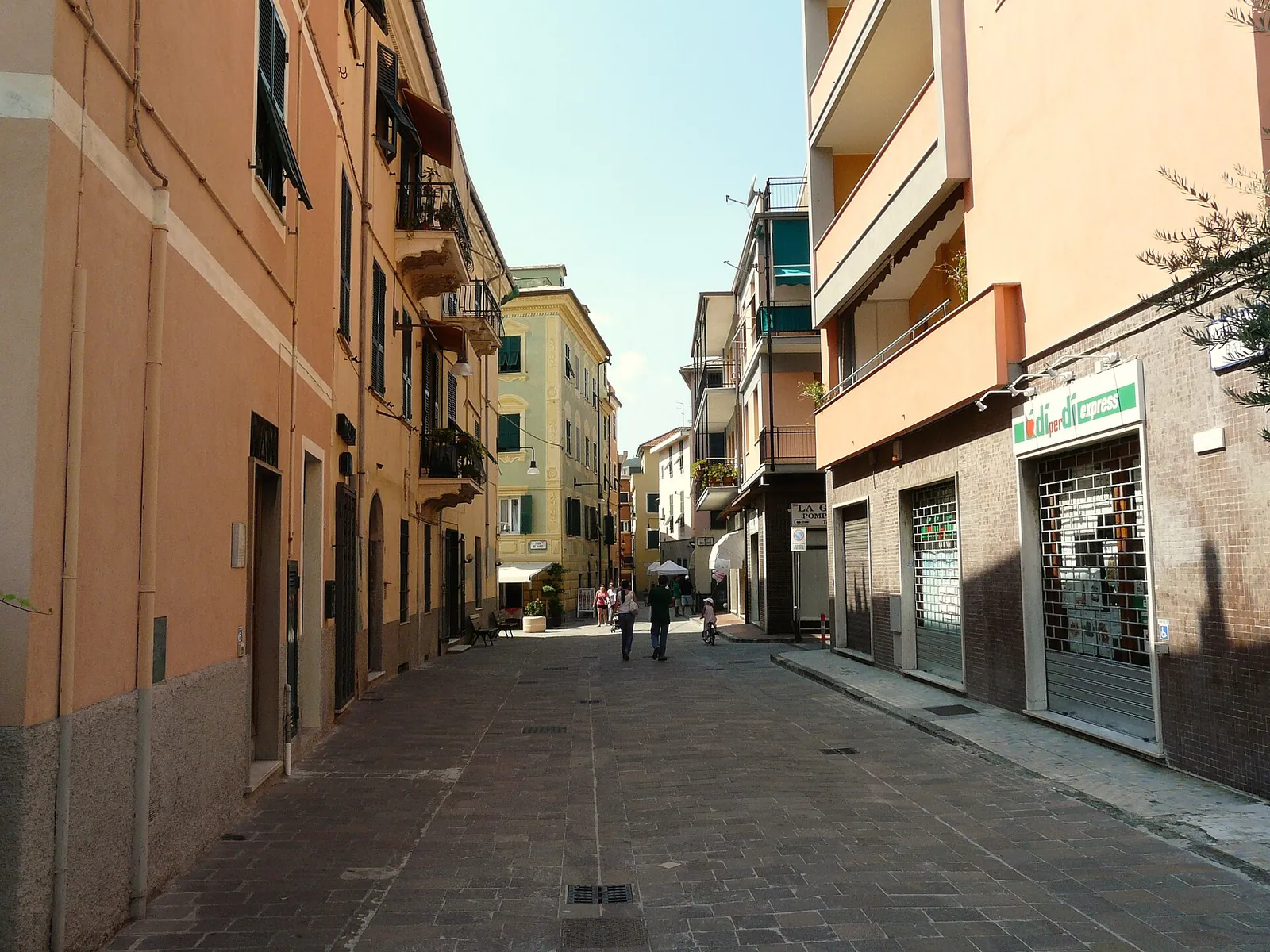 Una via del centro storico di Cogoleto